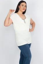 Kadın Büyük Beden Kemik Taş Detaylı Düşük Yakalı Bluz 65N37662