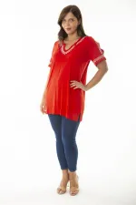 Kadın Büyük Beden Kırmızı Yaka Ve Kolları Nakış Detaylı Omuz Dekolteli Bluz 65N36923