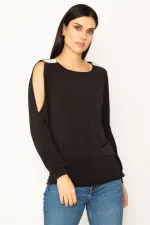 BLOUSE AVEC MANCHES ET ÉPAULES DÉTAILLÉES DE PIERRES