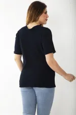 Kadın Büyük Beden Lacivert Kaşkorse Kumaş Göğsü Nakışlı Likralı Bluz 65N37235