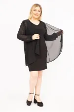 Kadın Siyah Büyük Beden Şifon Pelerinli Manşetleri Taş Detaylı Elbise 65N35809