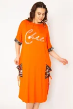 Kadın Kırmızı Cep Ve Kolu File Detaylı Taş Baskılı Viskon Elbise 65N33166