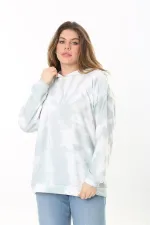 Women's Plus Size Green Batik Patterned Hooded Sweatshirt 65N37521