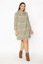 KADIN VİZON YAKA VE ÖN DETAYLI ARKA ORTASI LASTİK BÜZGÜLÜ CEPLİ ELBİSE