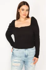 KADIN SİYAH BEDEN KISMI GİPE LASTİKLİ KARMEN YAKA UZUN KOLLU CROP BLUZ