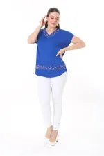 Kadın Büyük Beden Saks Taş Detaylı V Yakalı Kısa Kollu Bluz 65N37673