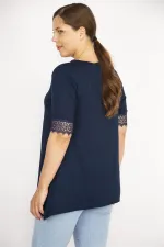 Kadın Lacivert Büyük Beden Kol Ağzı Ve Ön Ortası Dantel Bluz