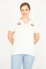 Kadın Kemik Büyük Beden Nakış Ve Bağcık Detaylı Bluz