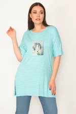 KADIN MAVİ DİJİTAL BASKILI ÇİZGİLİ YAN YIRTMAÇLI BLUZ