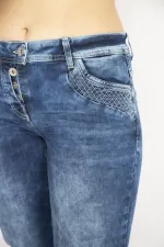 Kadın Lacivert Büyük Beden Nakış Detaylı Yıkama Efektli Likralı Kot Panyolon