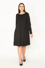 Kadın Siyah Büyük Beden Ön Fermuarlı Bel Bantlı Elbise 65N35673