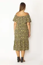 Kadın Kırmızı Yakası Lastik Ve Volan Detaylı Etek Ucu Katlı Dokma Viskon Kumaş Elbise 65N28546