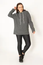 Kadın Siyah İçi Şardonlu Kumaş Kapşonlu Sweatshirt 65N32459