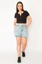 KADIN MAVİ YIKAMA EFEKTLİ KUŞAKLI PAÇASI PİS DİKİŞLİ JEAN ŞORT