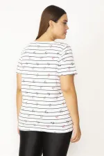 Kadın Beyaz Büyük Beden Pamuklu Kumaş Marin Desenli Bisiklet Yaka Kısa Kollu Bluz 65N35769