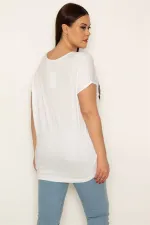 KADIN BEYAZ BASKI VE TAŞ DETAYLI V YAKALI DÜŞÜK KOLLU VİSKON BLUZ