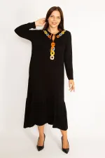 Kadın Siyah Nakış Detaylı Uzun Kollu Katlı Elbise 65N34608