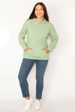 Kadın Yeşil Kapşonlu Kanguru Cepli İçi Şardonlu Sweatshirt 65N34582