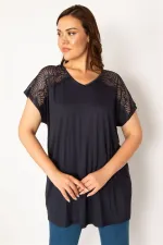 Kadın Lacivert Omuzları Dantel V Yakalı Bluz 65N33848