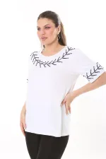 Kadın Büyük Beden Beyaz İnci Ve Nakış Detaylı Kısa Kollu Bluz 65N37677