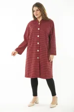 Women's Plus Size Red Piyedepul Pattern Metal Button Unlined Cape 65N37109