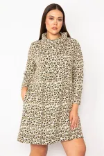 KADIN VİZON YAKA VE ÖN DETAYLI ARKA ORTASI LASTİK BÜZGÜLÜ CEPLİ ELBİSE