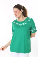 Kadın Büyük Beden Beyaz İnci Ve Nakış Detaylı Kısa Kollu Bluz 65N37677