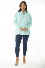 Kadın Büyük Beden Camgöbeği Yeşil Saten Kumaş Kendinden Desenli Uzun Kollu Gömlek 65N37050