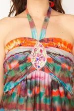 ROBE POUR FEMME BRODÉE DE PIERRES COLORÉES AVEC CRAVATE