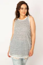 Kadın Kemik Etek Ucu Dantelli Çizgili Bluz 65N33671