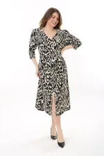 Kadın Büyük Beden Siyah V Yakalı Bürümcük Kumaş Kapri Kollu Elbise 65N37622