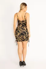 KADIN SİYAH ZİNCİR DESENLİ YAN BÜZGÜ BAĞLAMALI ELBİSE