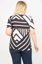 Kadın Siyah Büyük Beden Bisiklet Yakalı Geometrik Desenli Kısa Kollu Bluz 65N35774