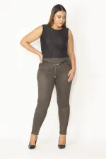 Kadın Haki Ekose Desenli Kemer Aksesuarlı Pantolon 65N28637