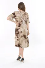 Kadın Büyük Beden Kahve Batik Desenli Kısa Kollu Etek Ucu Katlı Elbise 65N37764