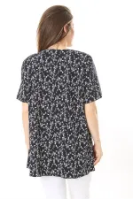 Kadın Büyük Beden Lacivert V Yakalı Çiçek Desenli Kısa Kol Bluz 65N37900