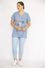 Kadın Büyük Beden Bebe Mavisi V Yakalı Sim Ve Baskı Detaylı Kısa Kollu Bluz