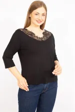 Kadın Siyah Büyük Beden Dantel Detaylı Bluz 65N35576