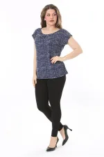 Kadın Büyük Beden Lacivert Bisiklet Yakalı Göğüs Pileli Bluz 65N38003