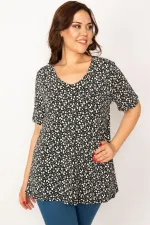 Kadın Siyah V Yakalı Çiçek Desenli Bluz 65N33538