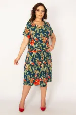 Kadın Renkli Bel Drapeli Çiçek Desenli Elbise 65N33589