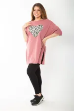 Kadın Büyük Beden Gül Kurusu Ön Baskılı Yan Yırtmaçlı Kısa Kollu Bluz 65N37758