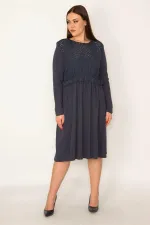 Kadın Büyük Beden Lacivert Delik İş Nakış Detaylı Elbise 65N37670