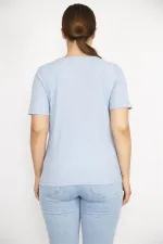 Kadın Mavi Büyük Beden V Yaka Ön Süs Düğmeli Kaşkorse Kumaş Kısa Kollu Bluz