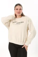 Women's Plus Size Beige Fabric Front Printed Sweatshirt with Raised Interior 65N37719