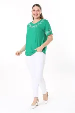 Kadın Büyük Beden Beyaz İnci Ve Nakış Detaylı Kısa Kollu Bluz 65N37677