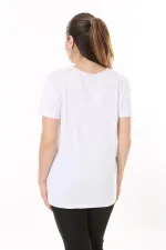 Kadın Büyük Beden Beyaz Taş Detaylı V Yaka Göğüs Cepli Kısa Kollu Bluz 65N37678