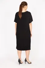 Kadın Siyah Büyük Beden Nakış Detaylı Düşük Kollu Elbise 65N35845