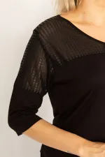 Kadın Siyah Lazer Kesim Detaylı Kapri Kollu Viskon Bluz 65N34631