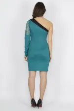 ROBE DE SOIRÉE FEMME EN TULLE VERT ET DÉTAILS PIERRES